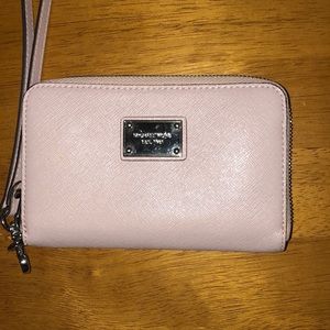 Michael Kors blush wallet